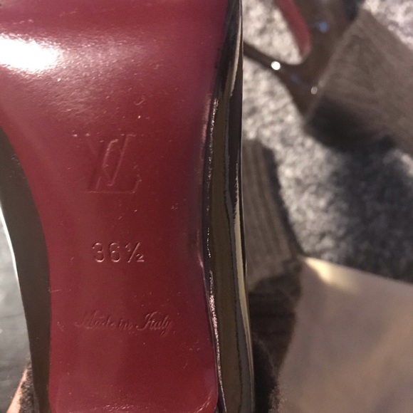 Price drop! Authentic LV shoe - Picture 7 of 8